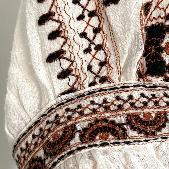 EN CRÉME Fancy White Embroidered Dress, Size XS - Picture 12 of 12